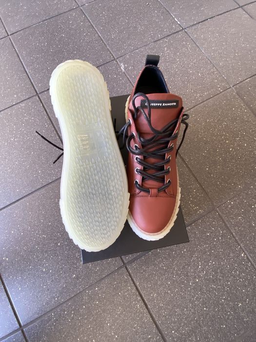 Buty męskie sneakersy marki Giuseppe Zanotti  model Blabber.
