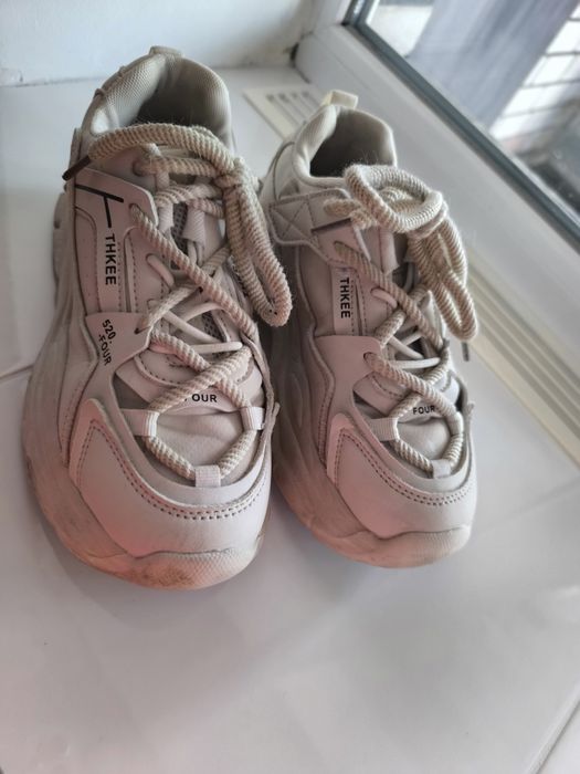 Кросівки 37розмір