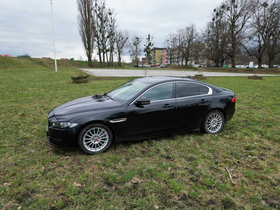 Jaguar XE