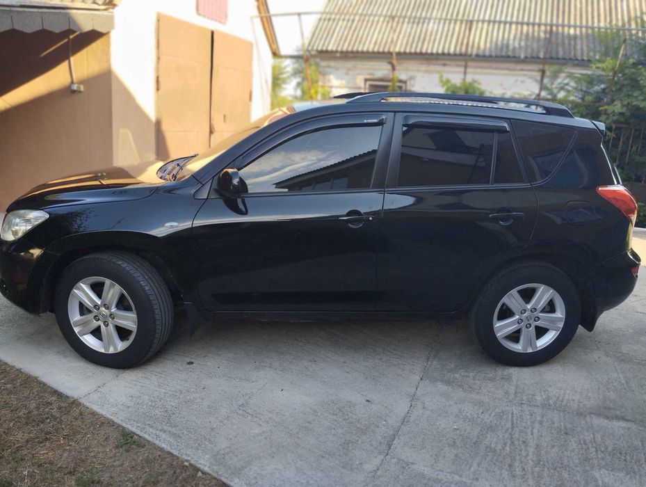 Продам автомобіль Toyota RAV 4 2007 року