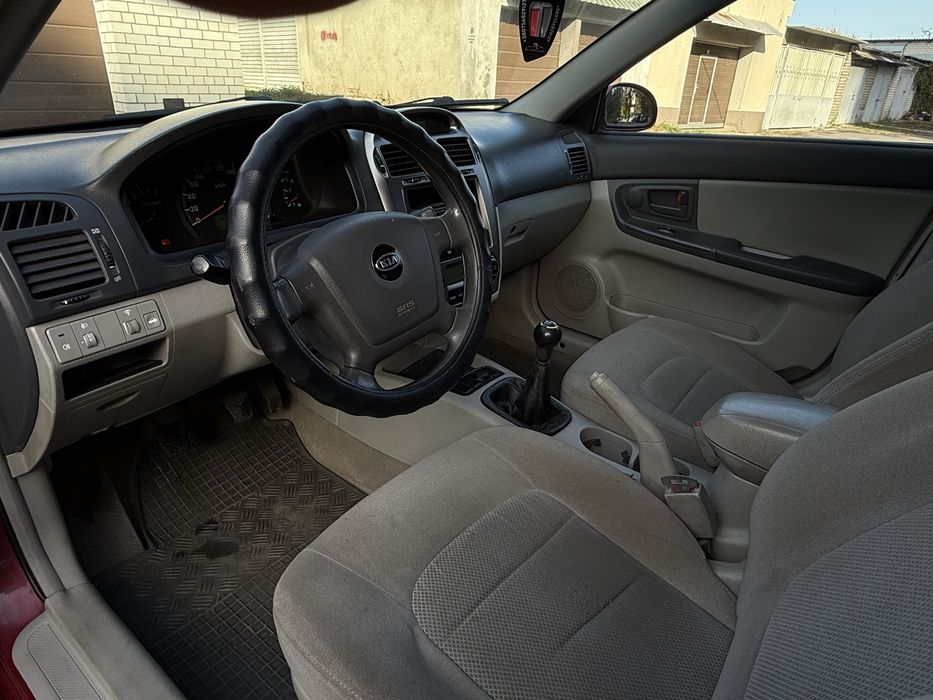Продам Kia Cerato 1.6 бензин