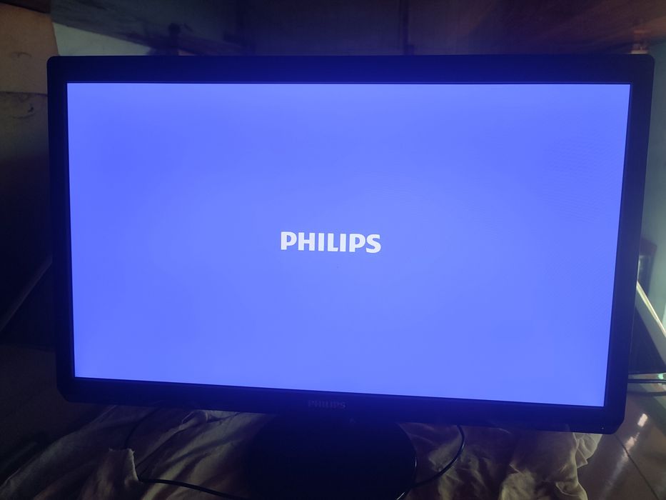 Монитор Philips 247e. 1920-1080 Ful hd.