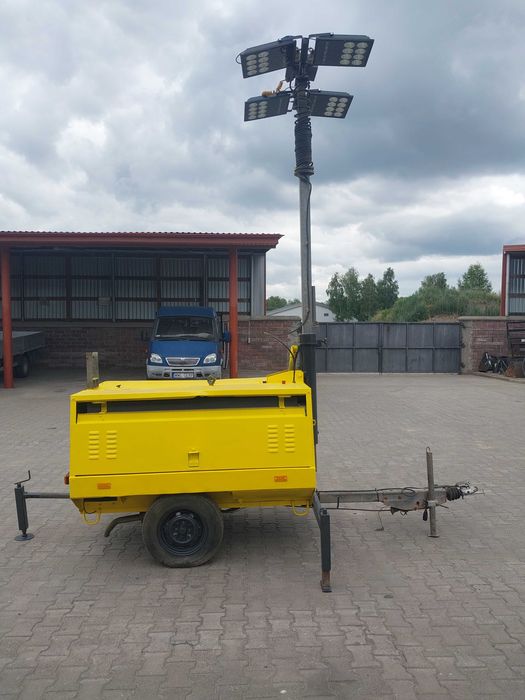 Maszt oświetleniowy hydrauliczny / agregat prądotwórczy / Kubota D905