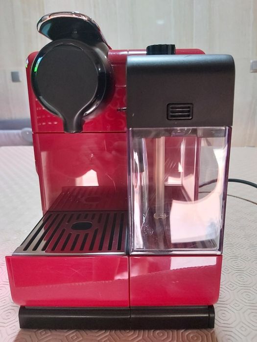 Vendo máquina de cafe delonghi vermelha