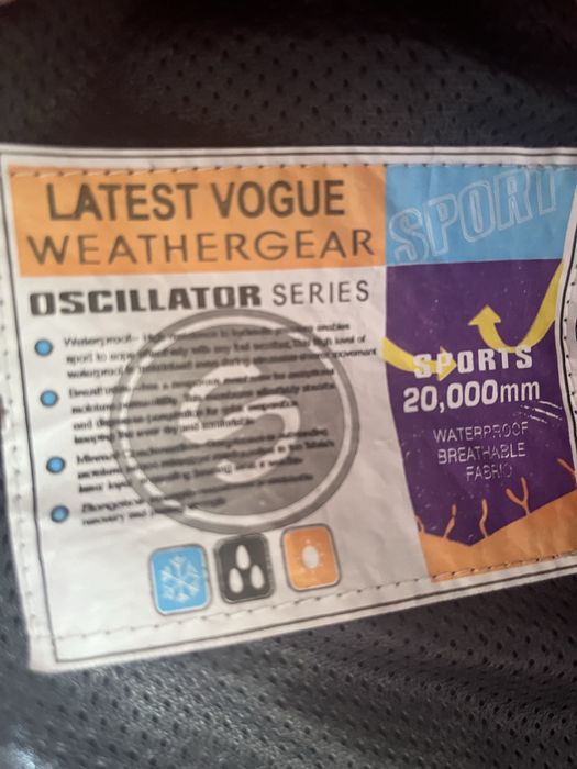 Зимова гірськолижна червона куртка Jack Wolfskin