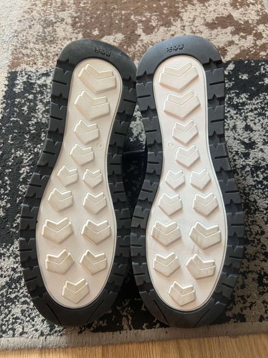 Кросівки шкіряні 43розмір