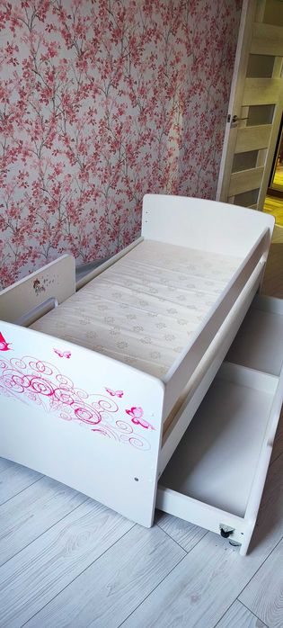 Дитяче ліжко  б/у в хорошому стані