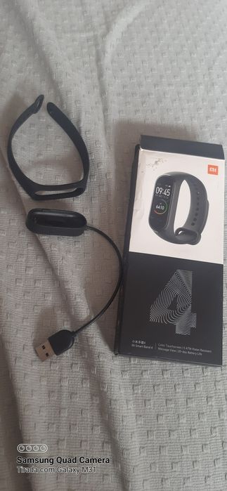 Duas Pulseiras e carregador MI Smart Band 4