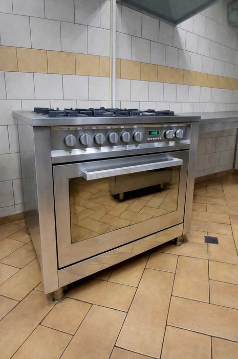 Професійна газова плита з електричною духовкою Hotpoint Ariston