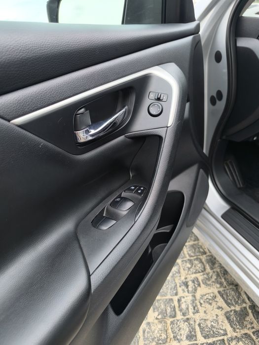 Nissan Altima SV