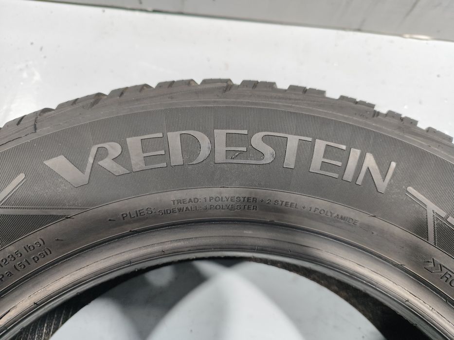 2 pneus semi novos 185-65R15 Vredestein - Oferta dos Portes 80 Euros