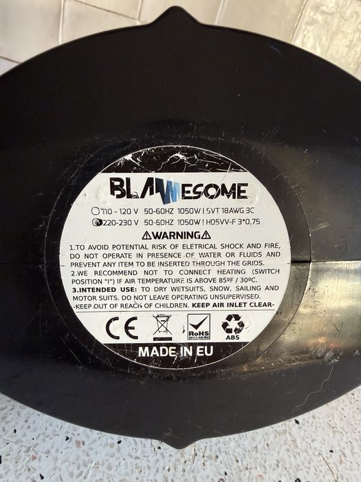 Wetsuit dryer blower