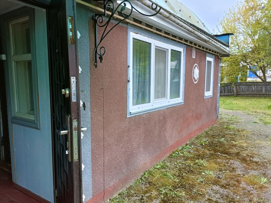 Продам півбудинку в мальовничому місці (150 км від Києва)