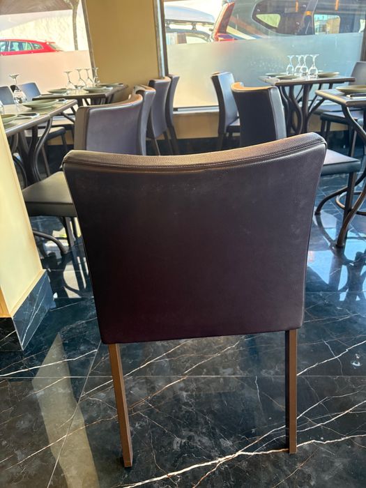 Recheio de restaurante, cadeiras 15€ cada