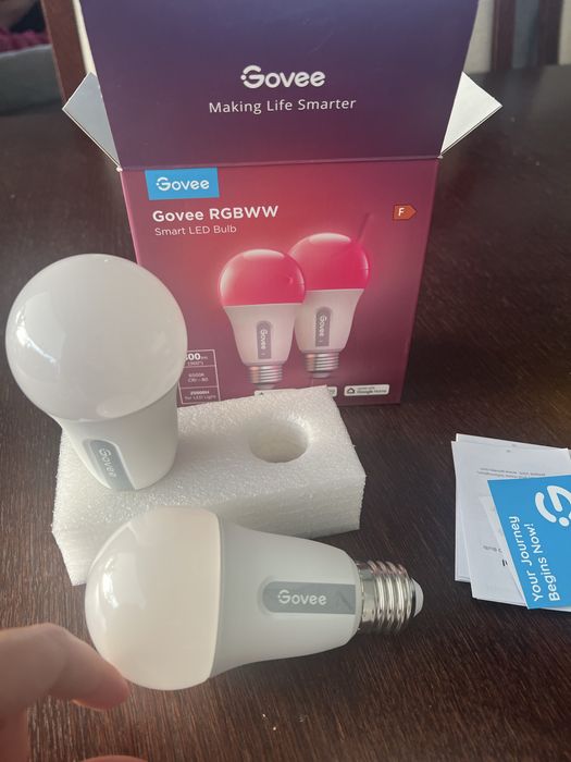 zestaw inteligentnych żarówek LED Govee RGBWW Smart LED Bulb (np. model Govee H6004