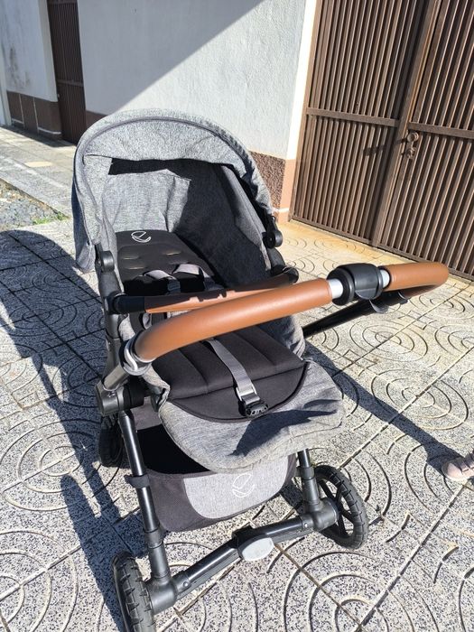 Carrinho + ovo+ base isofix Jané