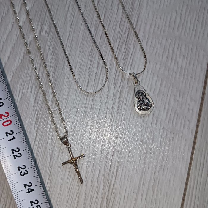 Łańcuszki z zawieszką