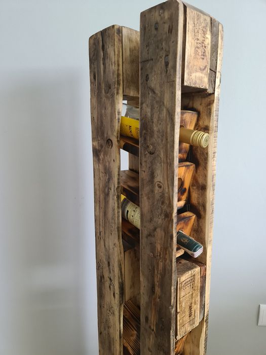 Stojak na wino pionowy stojący