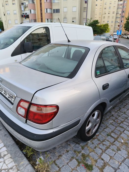 Nissan Almera 2001, 800 € negociável
