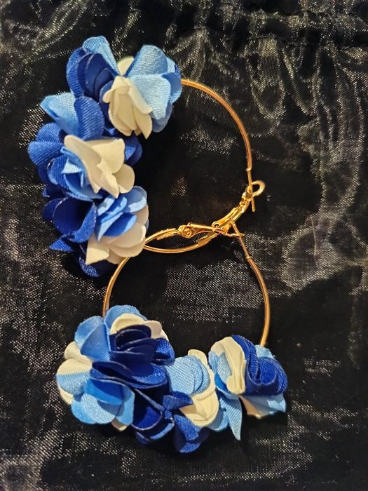 Brincos folhinhos azuis