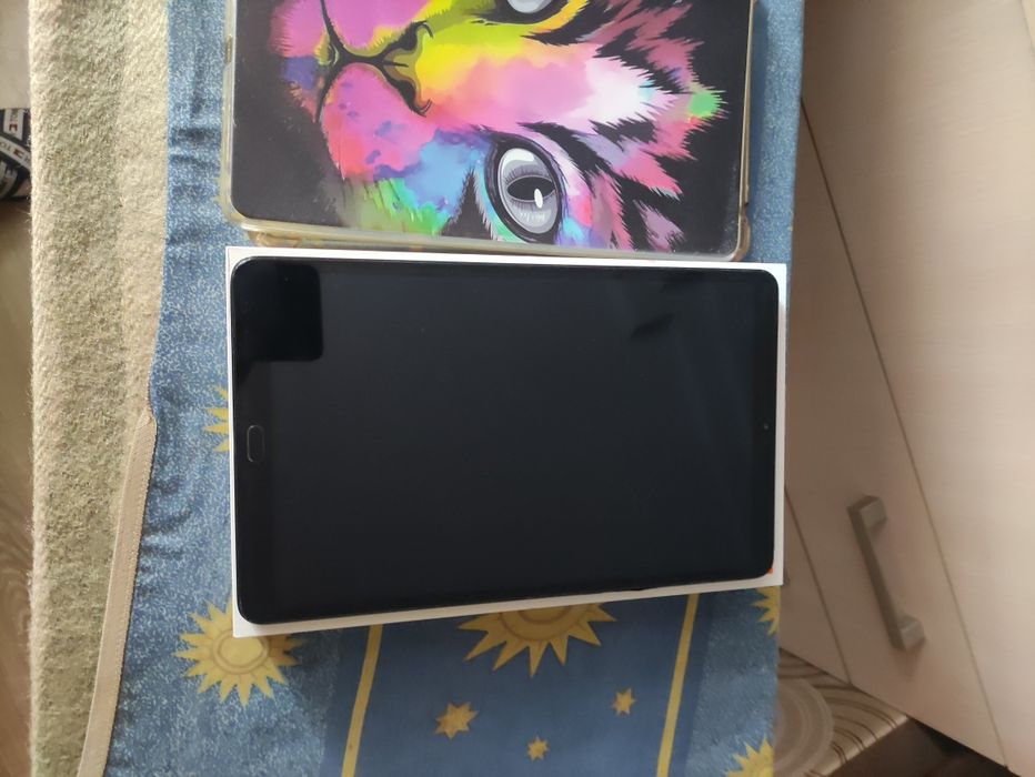 Продам планшет Mi Pad 4 plus Lte,на сим карте, состояние нового