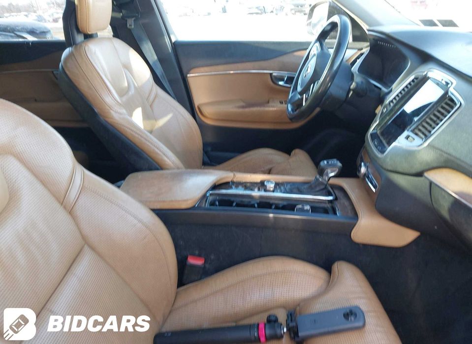 Volvo XC90 2016 INSCRIPTION (T6, Пневмо, R20, фул комплект.)