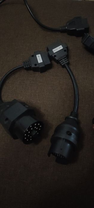 Продам автомобильный сканер delphi с переходниками под разные авто