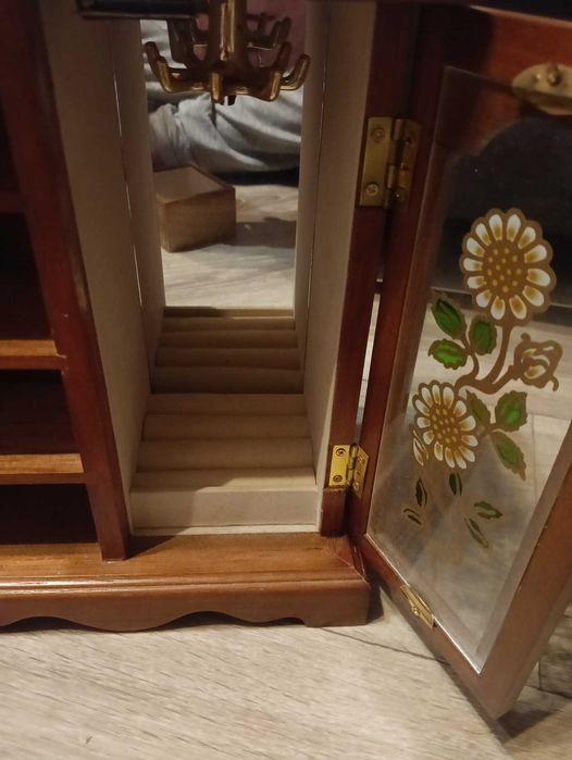 Деревянная винтажная шкатулка