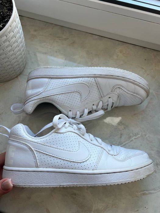Кросівки nike жіночі 37,5 р оригінал