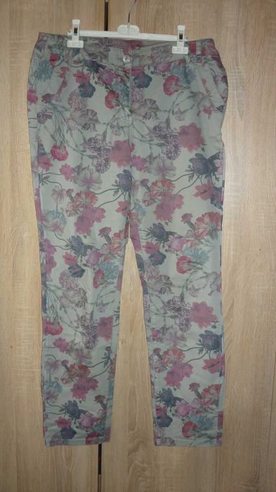 Frapp- damskie spodnie rurki  we wzory  r; 46