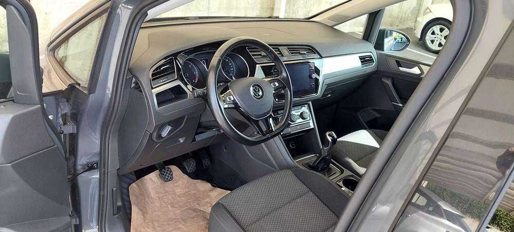 VW Touran 7 lugares 2021