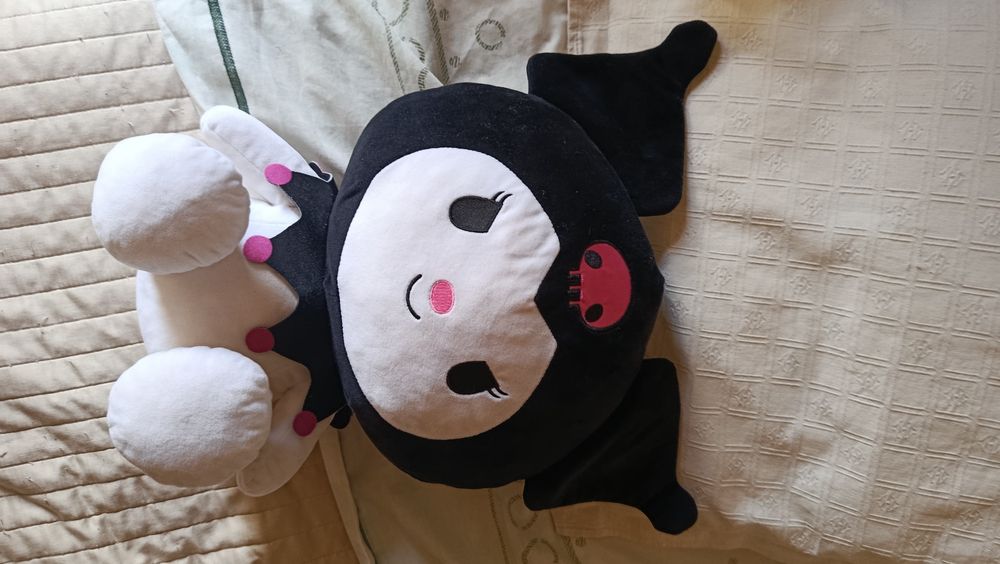 Peluche Kuromi Hello Kitty – 35 cm