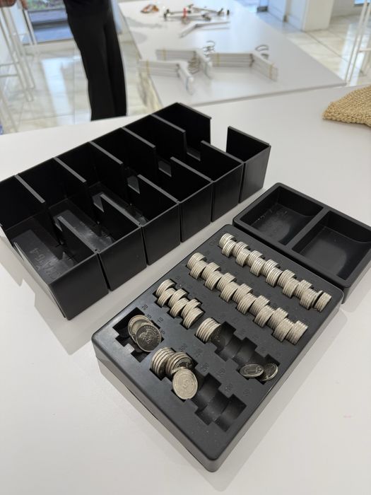 Комплект для монет та купюр