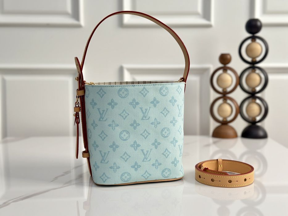 Жіноча сумка LOUIS VUITTON M27529
