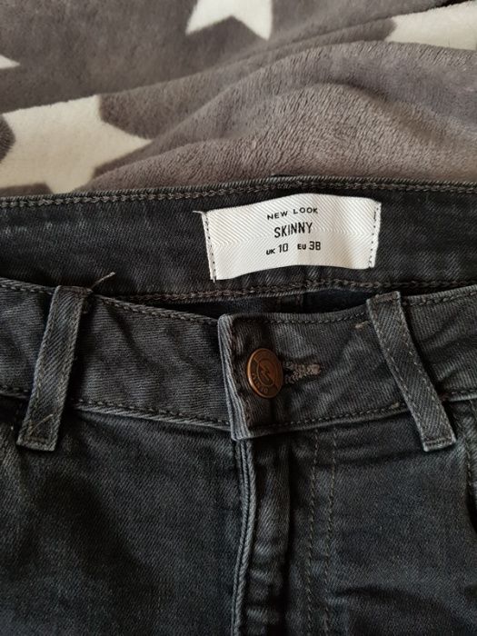 spodnie skinny z dziurami new look M