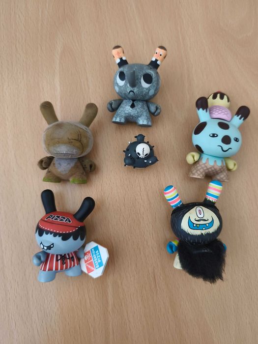 Vendo bonecos kidrobot