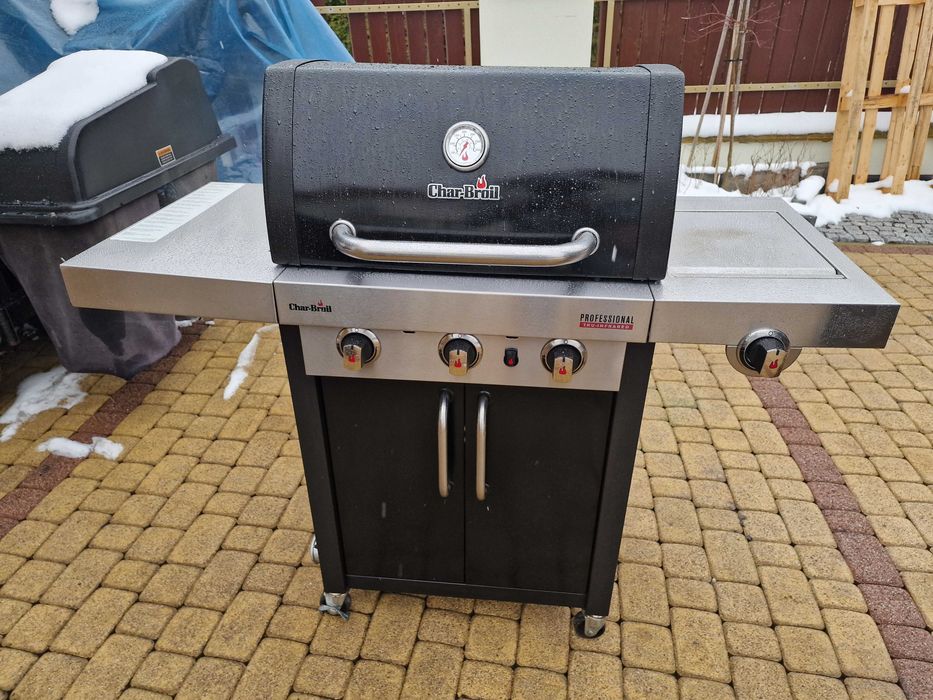Grill gazowy char broil