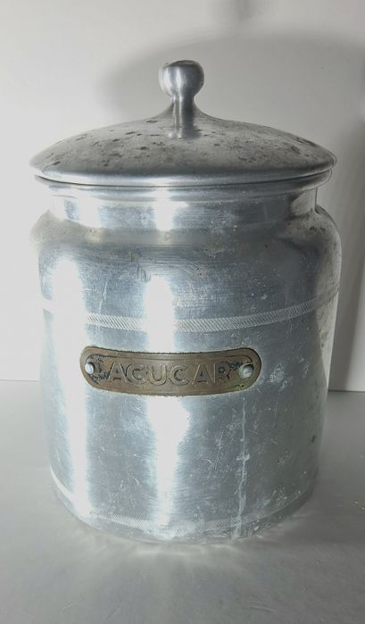 Frasco antigo de alumínio