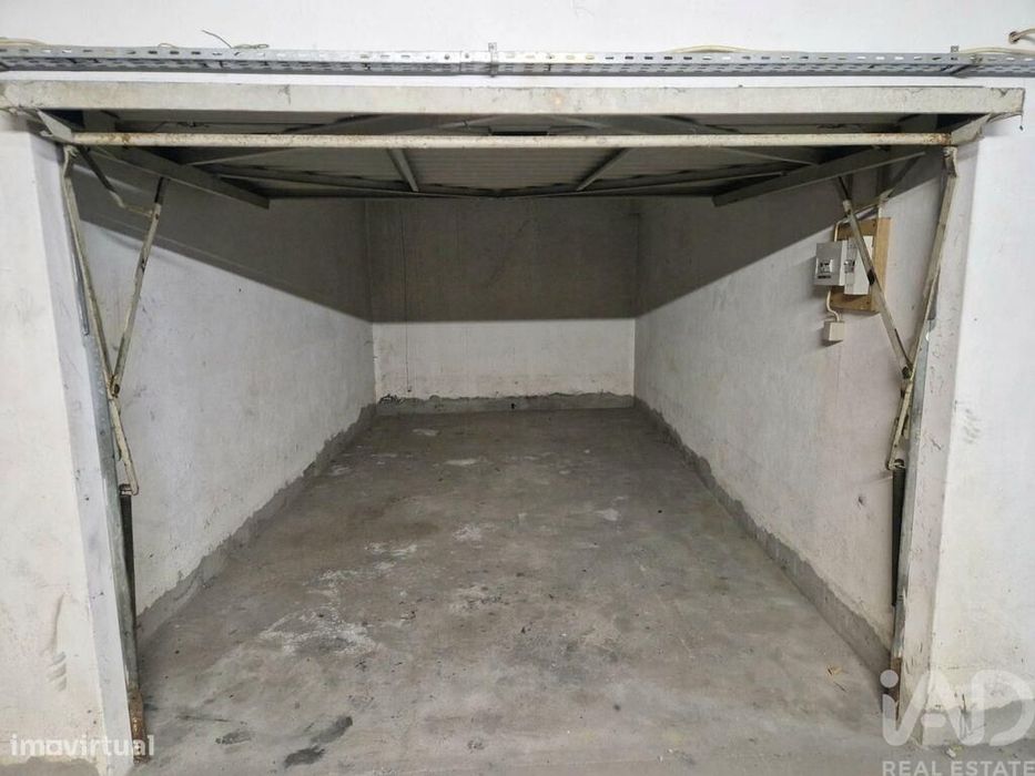 Parque de Estacionamento / Garagem / Box em Viana do Castelo e Meadela