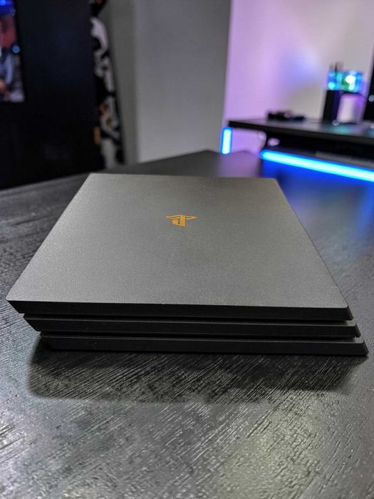 PlayStation 4 Pro 1TB + pad + okablowanie – gotowy zestaw do grania