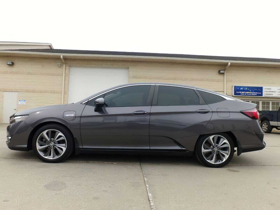 Honda Clarity Plug-In Hybrid      2018