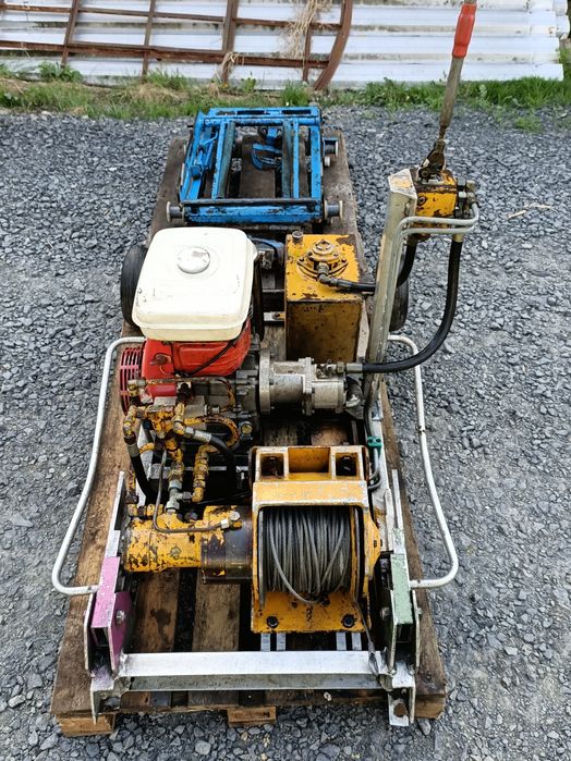 Wciągarka hydrauliczna obustronna z napędem spalinowym silnik honda