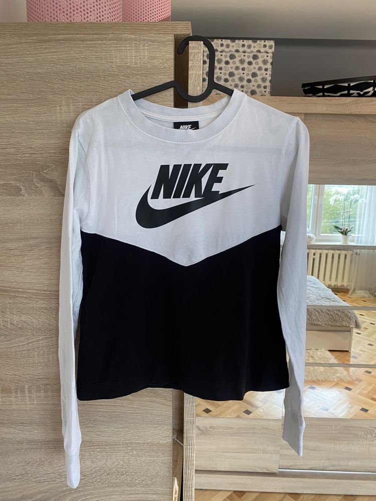 Bluzka z d ugim r kawem damska Nike bia o czarna logo XS Dynow OLX.pl