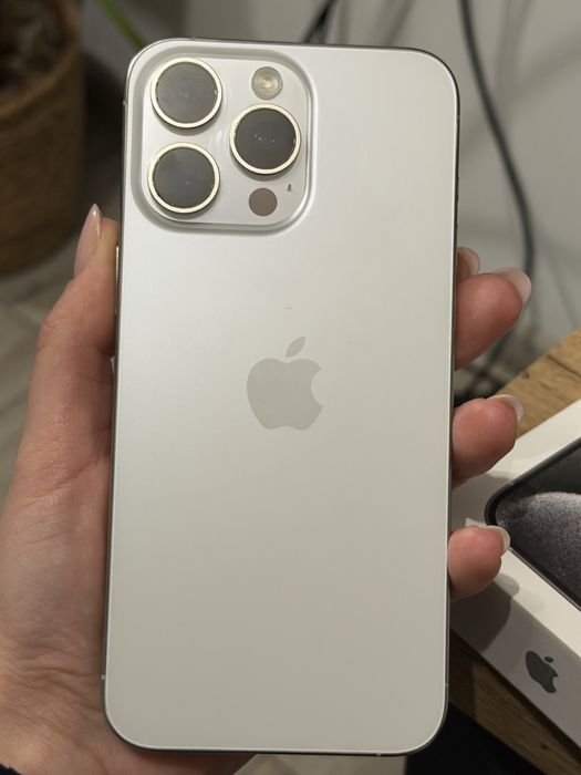 Sprzedam Iphone 15 Pro Max White Titanium 256 GB