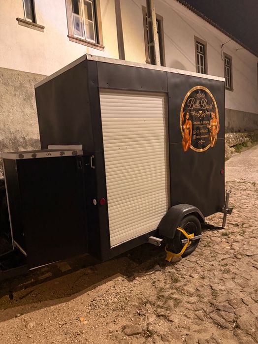 Atrelado loja móvel
