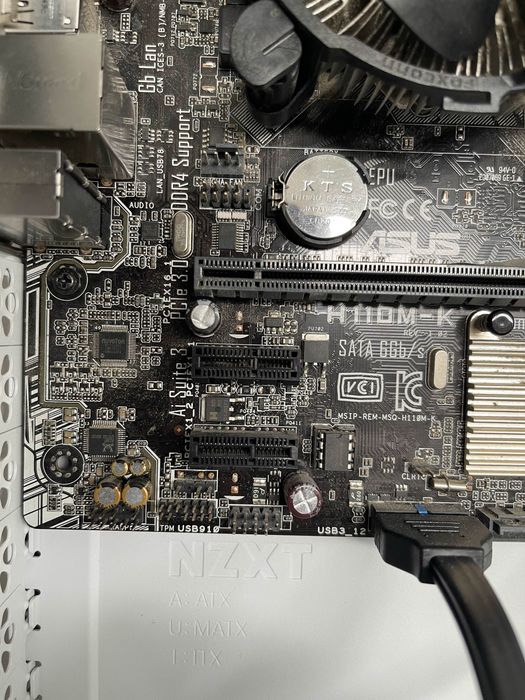 Motherboard Asus + CPU I7 6700 + Intel Cooler