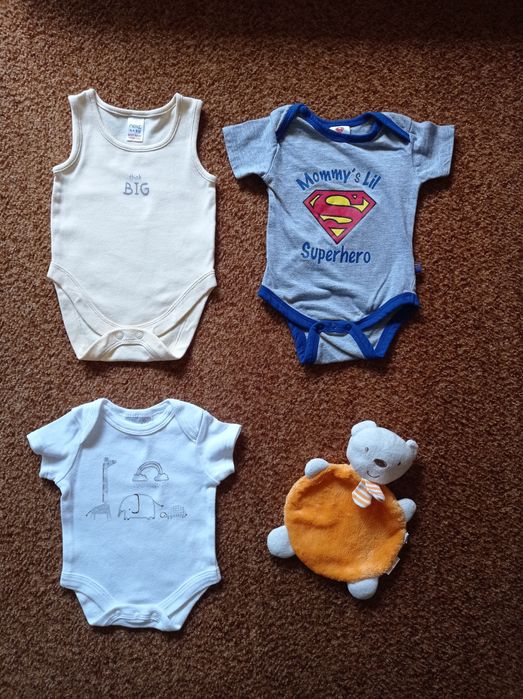 Пакет вещей на мальчика на 0-3 месяца и игрушка в подарок