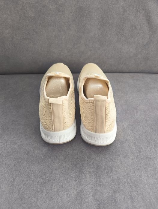 Buty wsuwane 39 Nowe
