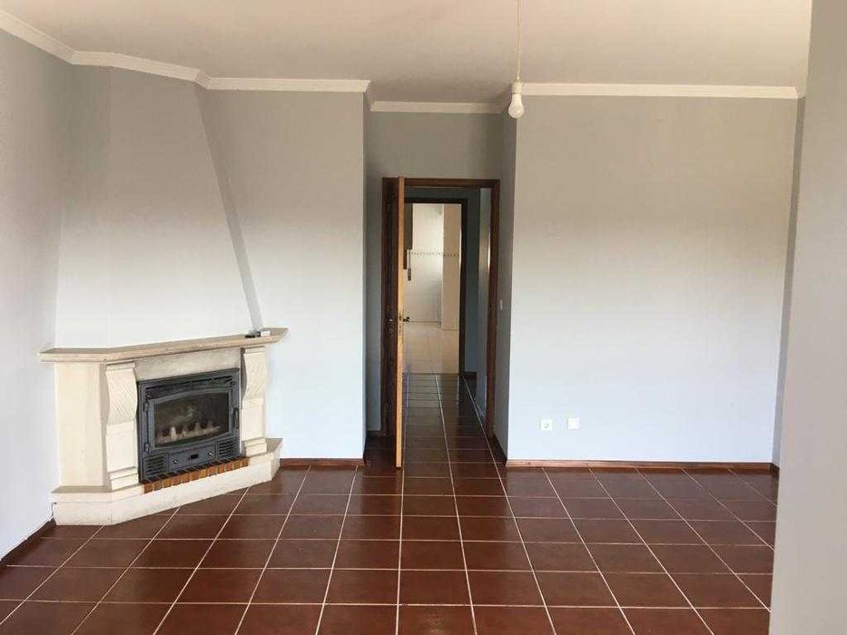 arrenda-se T4+1 duplex - Bustos