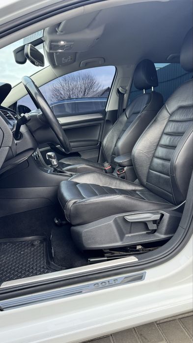 Volkswagen E-Golf Фольксваген Е-Гольф 2016 р 24 кВт ЗАПАС ХОДУ 120 км.